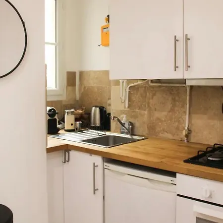Cosy Montmartre Flat